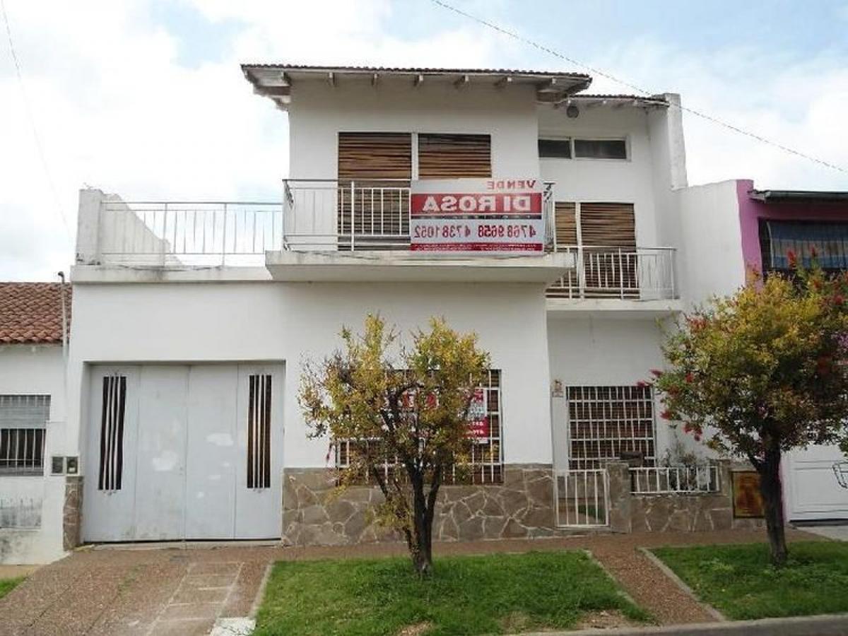 2 bedrooms House in General San Martin, Argentina No. 18576