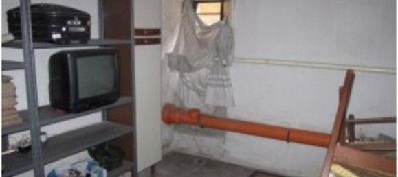 2-salle Appartement à Baranzate, Italy No. 187502 14