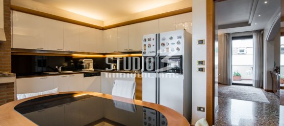 9 rooms Villa in Padua, Italy No. 53139 5