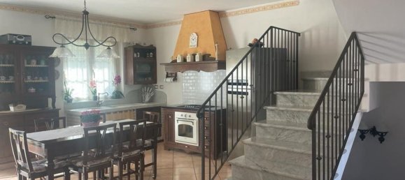 8 rooms House in Carrara, Italy No. 131525 23