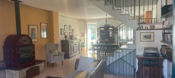 8 rooms House in Carrara, Italy No. 131525 35