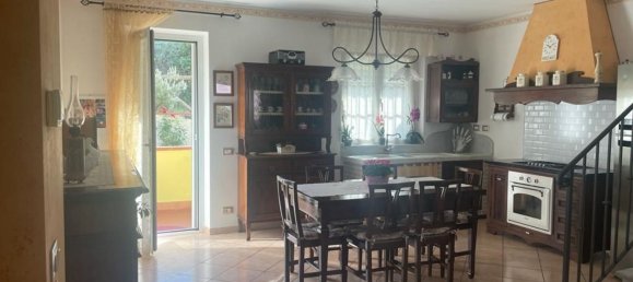 8 rooms House in Carrara, Italy No. 131525 21