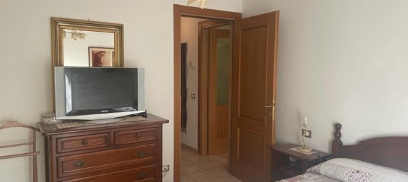 8 rooms House in Carrara, Italy No. 131525 2