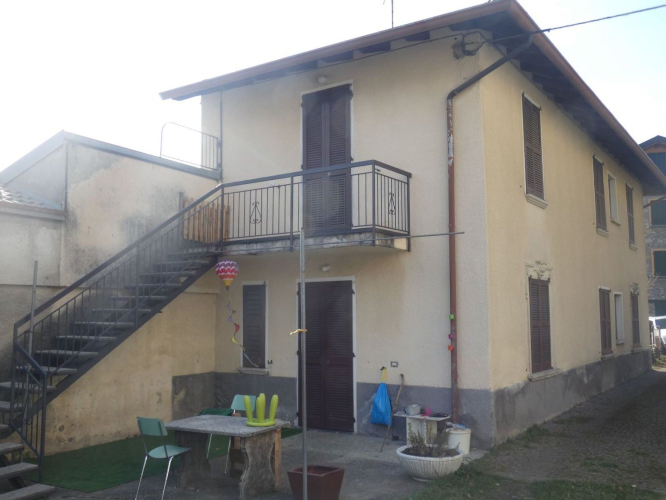 6 rooms House in Esino Lario, Italy No. 86075