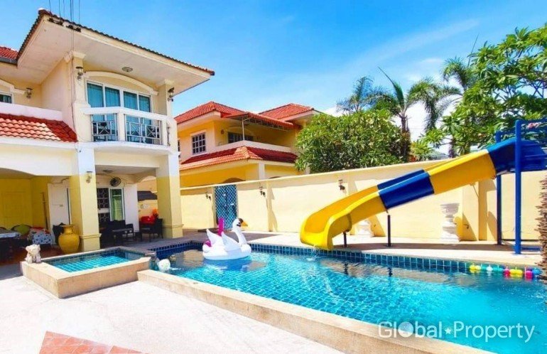 4 bedrooms Cafe / restaurant in Pattaya, Thailand No. 7987