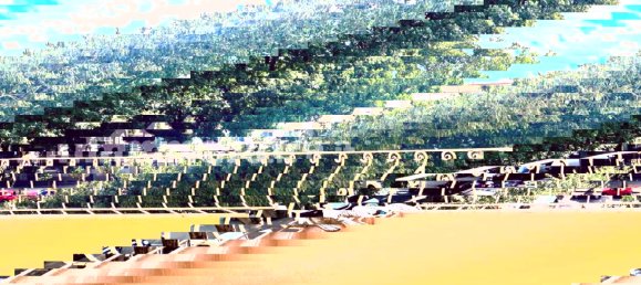 3 Schlafzimmer Wohnung in Florence, Italy, Nr. 184699 2