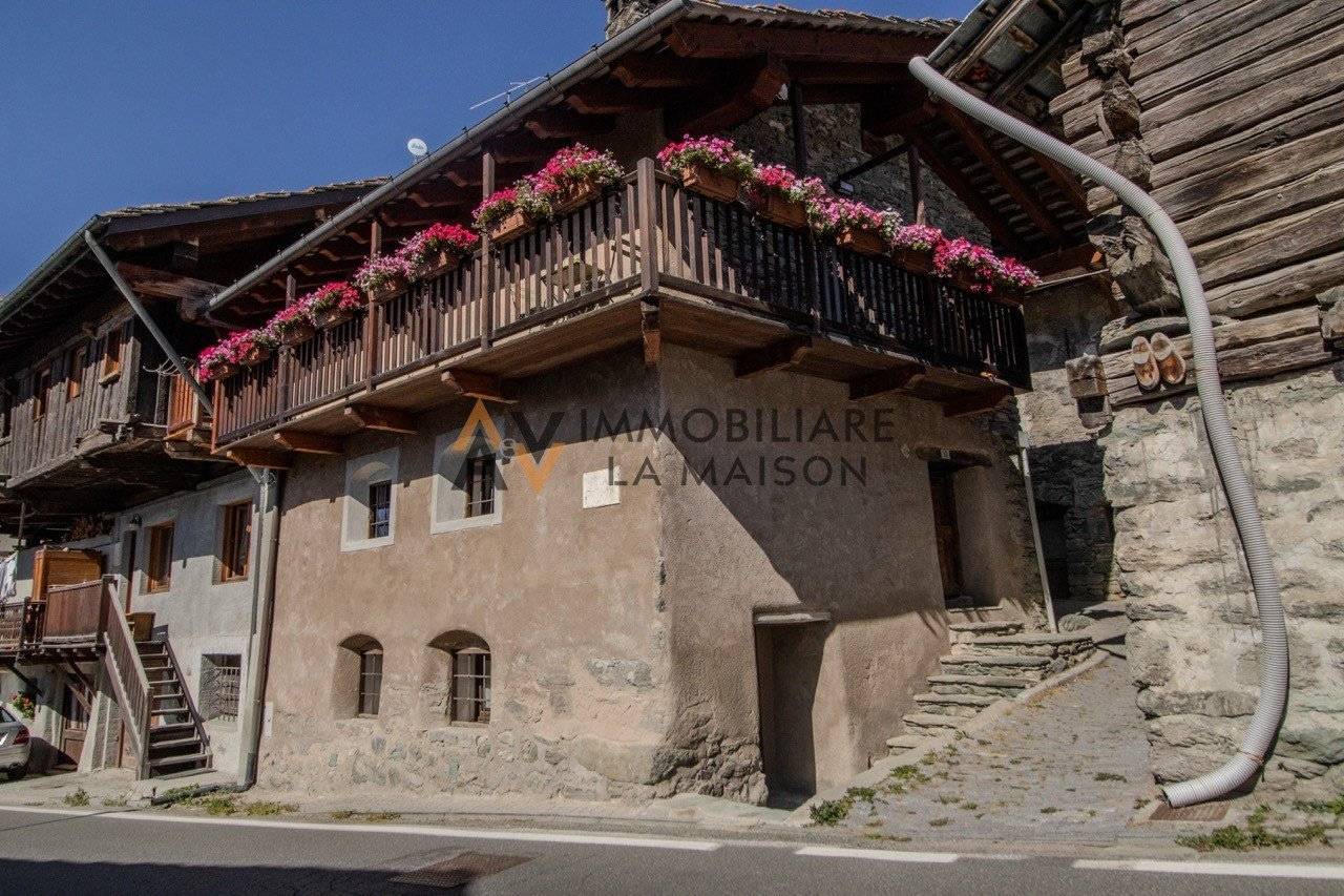 2 bedrooms Villa in Ayas, Italy No. 340603