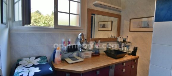 Дом с 7 спальнями в Плуневе-Кентен, Франция № 262524 38