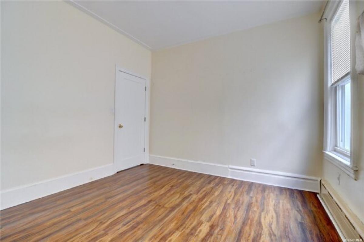 8 bedrooms House in Glendale, USA No. 231152