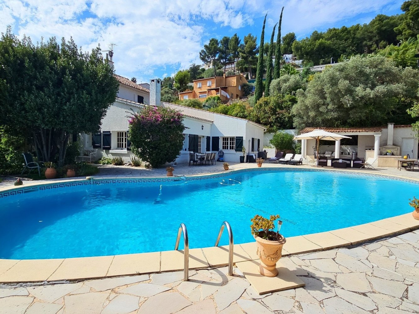 6 bedrooms Villa in La Valette-du-Var, France No. 352293