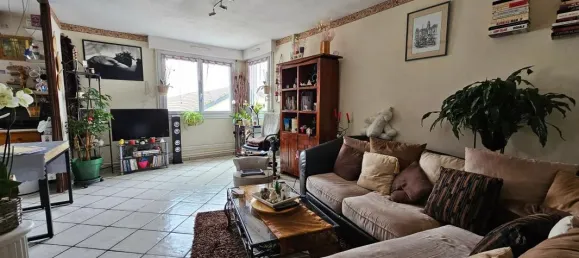 Квартира с 2 спальнями в Сент-Этьен, Франция № 348218 3