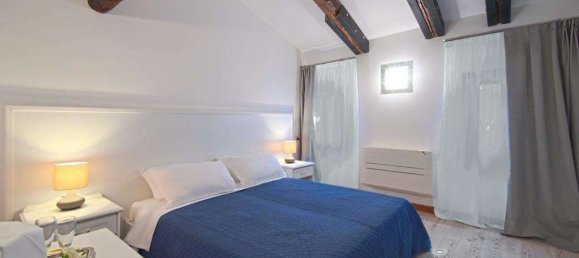 9 rooms Apartment in Venice, Italy No. 20318 4
