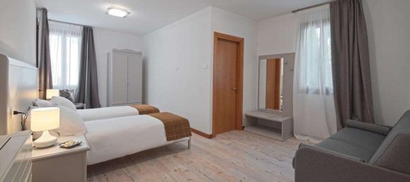 9 rooms Apartment in Venice, Italy No. 20318 24