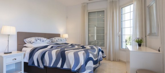5 bedrooms Villa in Marbella, Spain No. 142167 19