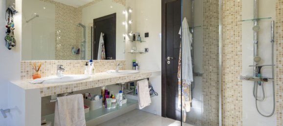 5 bedrooms Villa in Marbella, Spain No. 142167 11