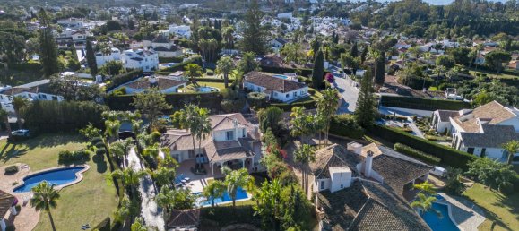 5 bedrooms Villa in Marbella, Spain No. 142167 8