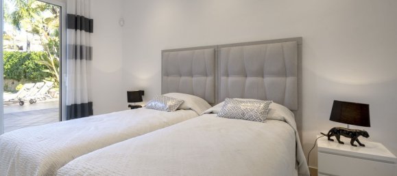 5 bedrooms Villa in Marbella, Spain No. 142167 15