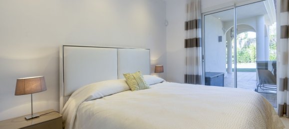 5 bedrooms Villa in Marbella, Spain No. 142167 13