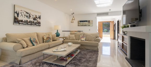 5 bedrooms Villa in Marbella, Spain No. 142167 2