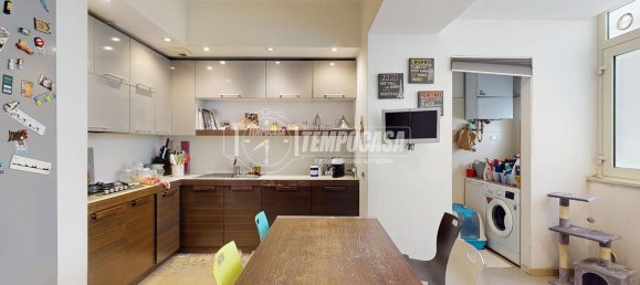 4-salle Appartement à Bari, Italy No. 301887 11