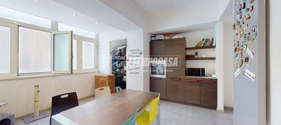 4-salle Appartement à Bari, Italy No. 301887 10