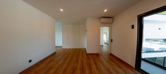 4 Schlafzimmer Villa in Seixal, Portugal, Nr. 136547 33