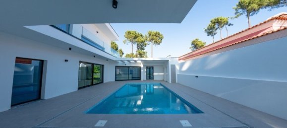 4 Schlafzimmer Villa in Seixal, Portugal, Nr. 136547 2