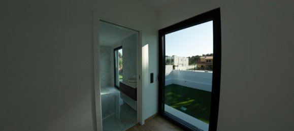 4 Schlafzimmer Villa in Seixal, Portugal, Nr. 136547 35