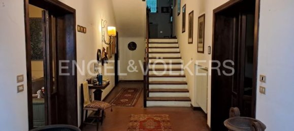 6 bedrooms Villa in Osimo, Italy No. 109321 5