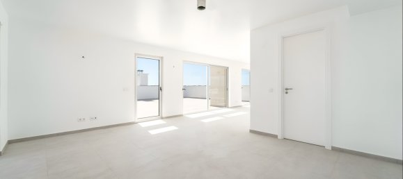 4 bedrooms Penthouse in Lagoa, Portugal No. 128648 6