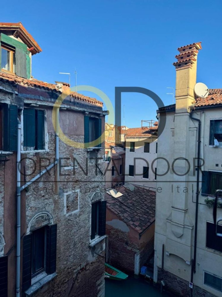 2 bedrooms Apartment in Venice, Italy No. 103324