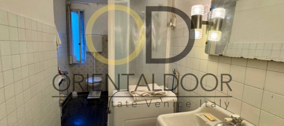 2 bedrooms Apartment in Venice, Italy No. 103324 11