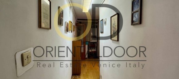 2 bedrooms Apartment in Venice, Italy No. 103324 10
