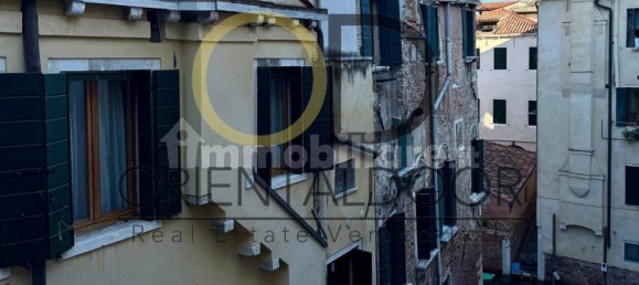 2 bedrooms Apartment in Venice, Italy No. 103324 2