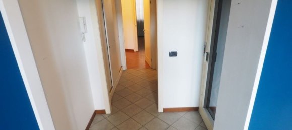 5 rooms Villa in Saronno, Italy No. 237018 28