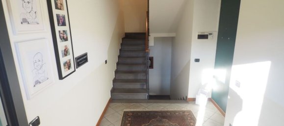 5 rooms Villa in Saronno, Italy No. 237018 11