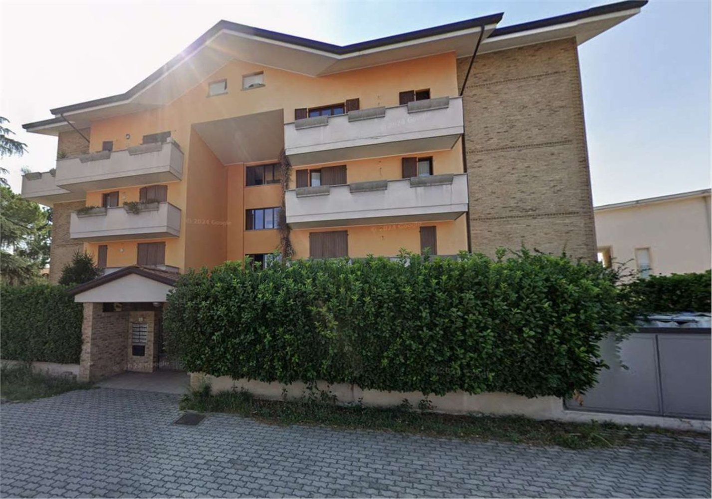 3 rooms Apartment in Limbiate, Italy No. 5351