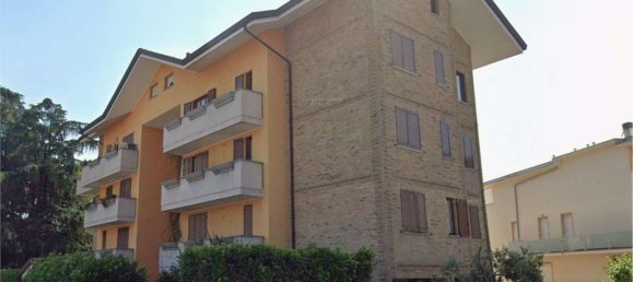 3 rooms Apartment in Limbiate, Italy No. 5351 2