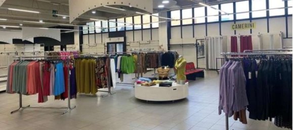  مستودع في Verona, Italy 1700متر مربع رقم 123337 8