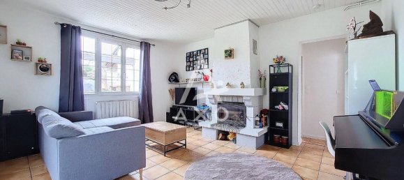 2 bedrooms House in Villemandeur, France No. 55761 3