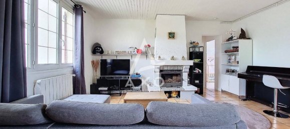 2 bedrooms House in Villemandeur, France No. 55761 6