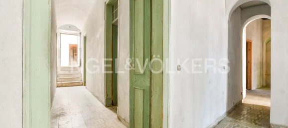 751m² Building in Faro, Portugal No. 149364 9