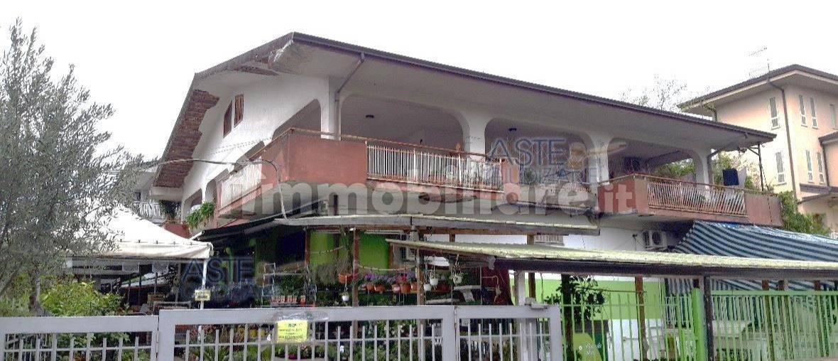 5-Zimmer Gewerbliche Immobilie in Rende, Italy, Nr. 261888