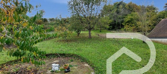 2 bedrooms House in Orrouy, France No. 160130 2