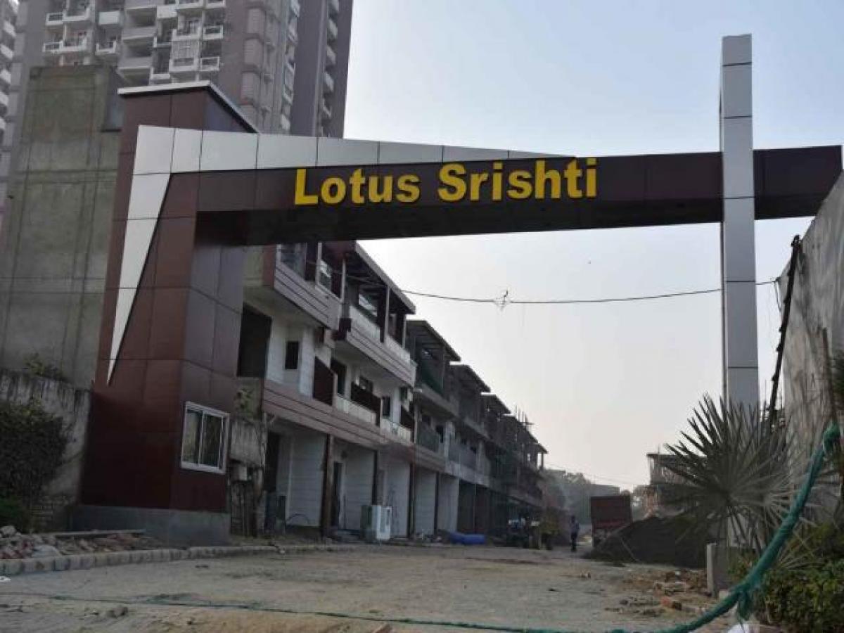 2 bedrooms House in Noida, India No. 56597