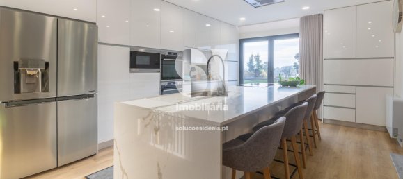 5 bedrooms House in Penafiel, Portugal No. 16881 10