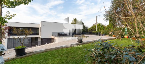 5 bedrooms House in Penafiel, Portugal No. 16881 16