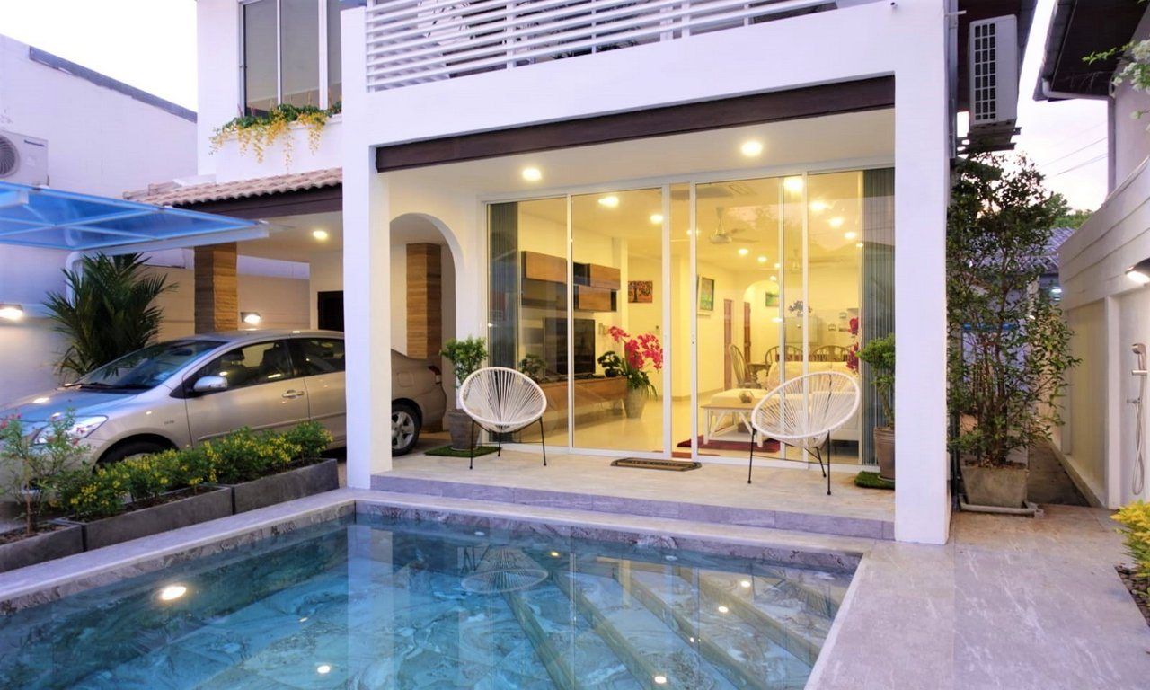 4 bedrooms Villa in Kathu, Thailand No. 8109