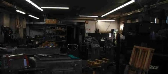 554m² Warehouse in Vigevano, Italy No. 64338 5