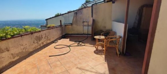 5 rooms Apartment in Perugia, Italy No. 34819 3